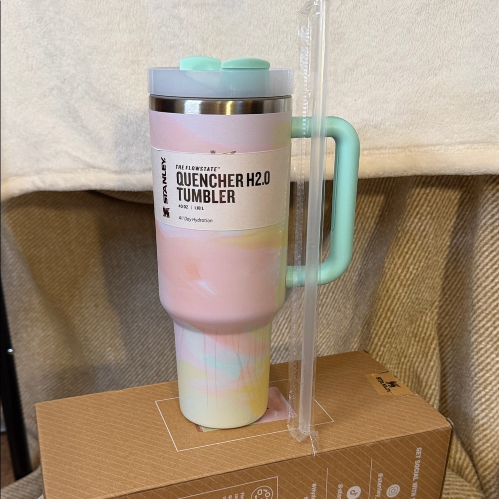 Stanley Quencher H2.0 Tumbler - Mint and Pastel Blend